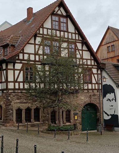 KDV Absperrpoller vor dem Lutherhaus in Eisenach